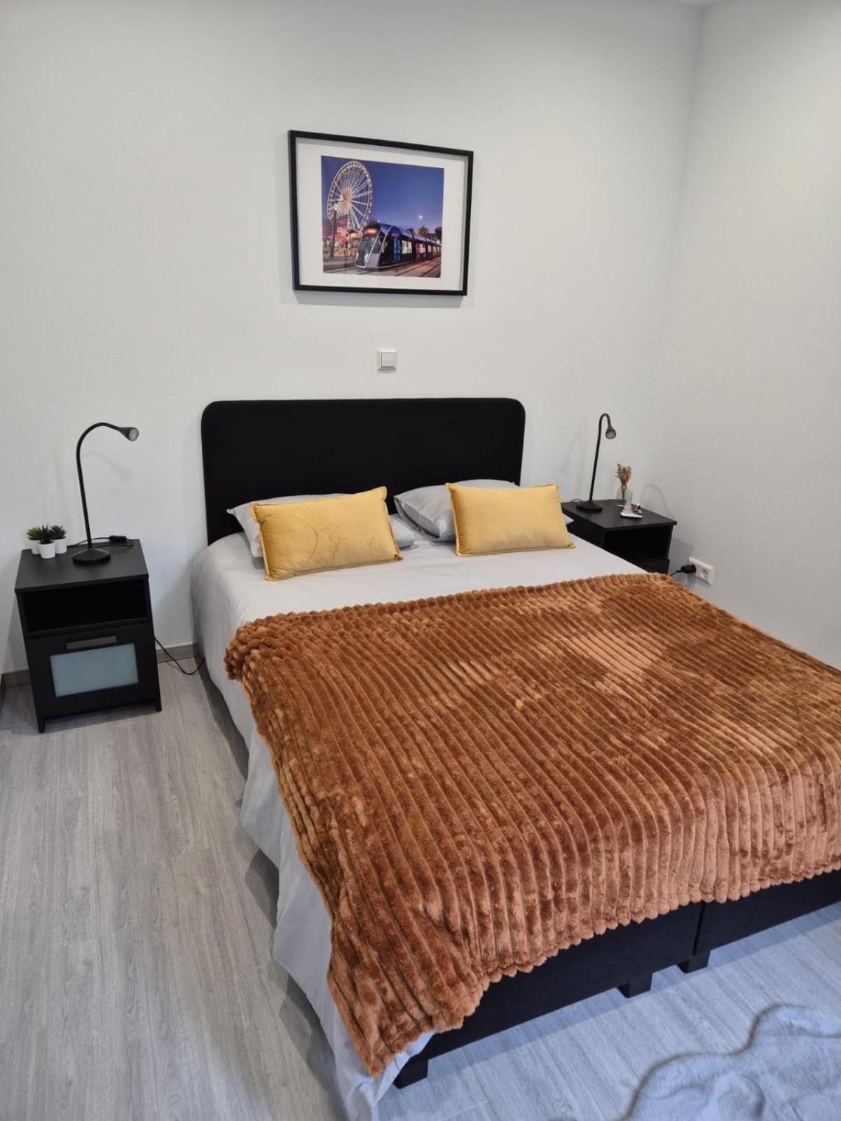 Hotel La Station Люксембург Екстер'єр фото